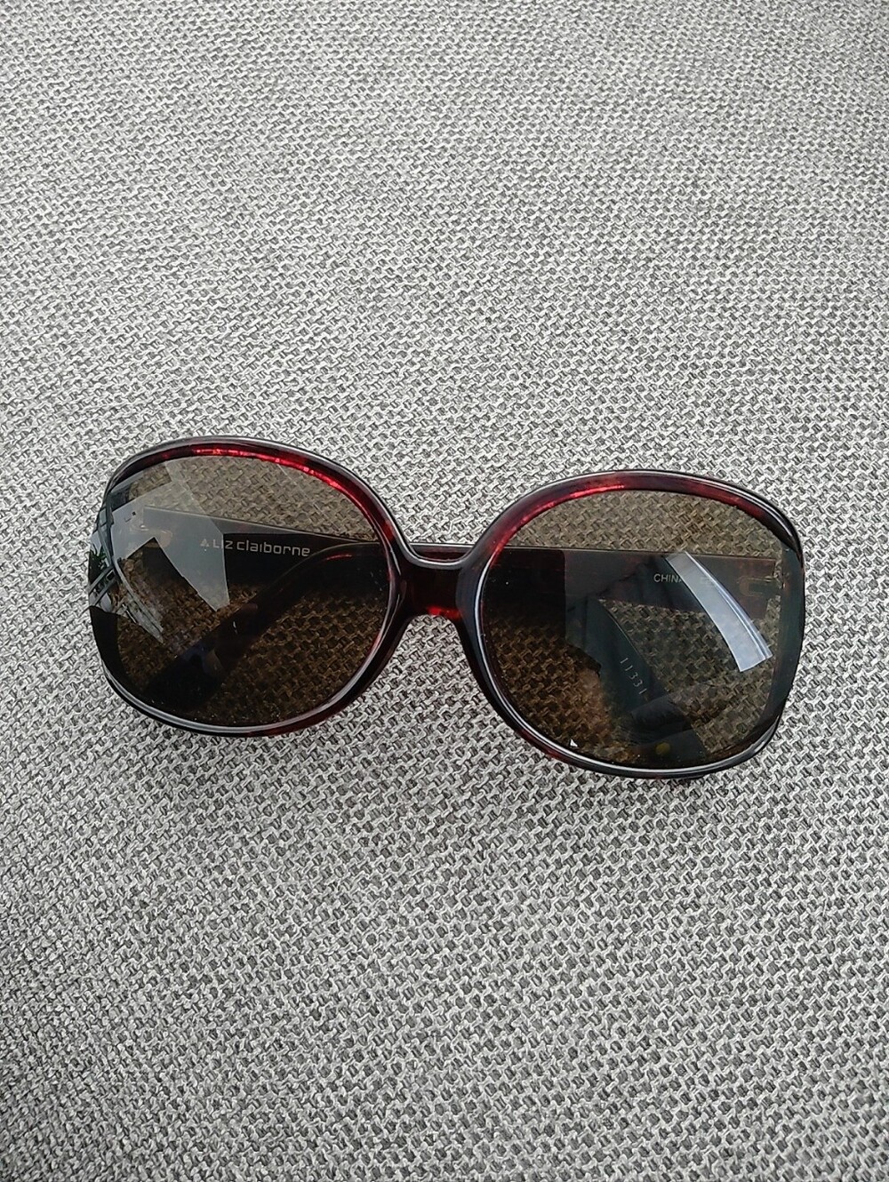 Liz Claiborne Red Tortoise Oversized Womens Sunglasses
